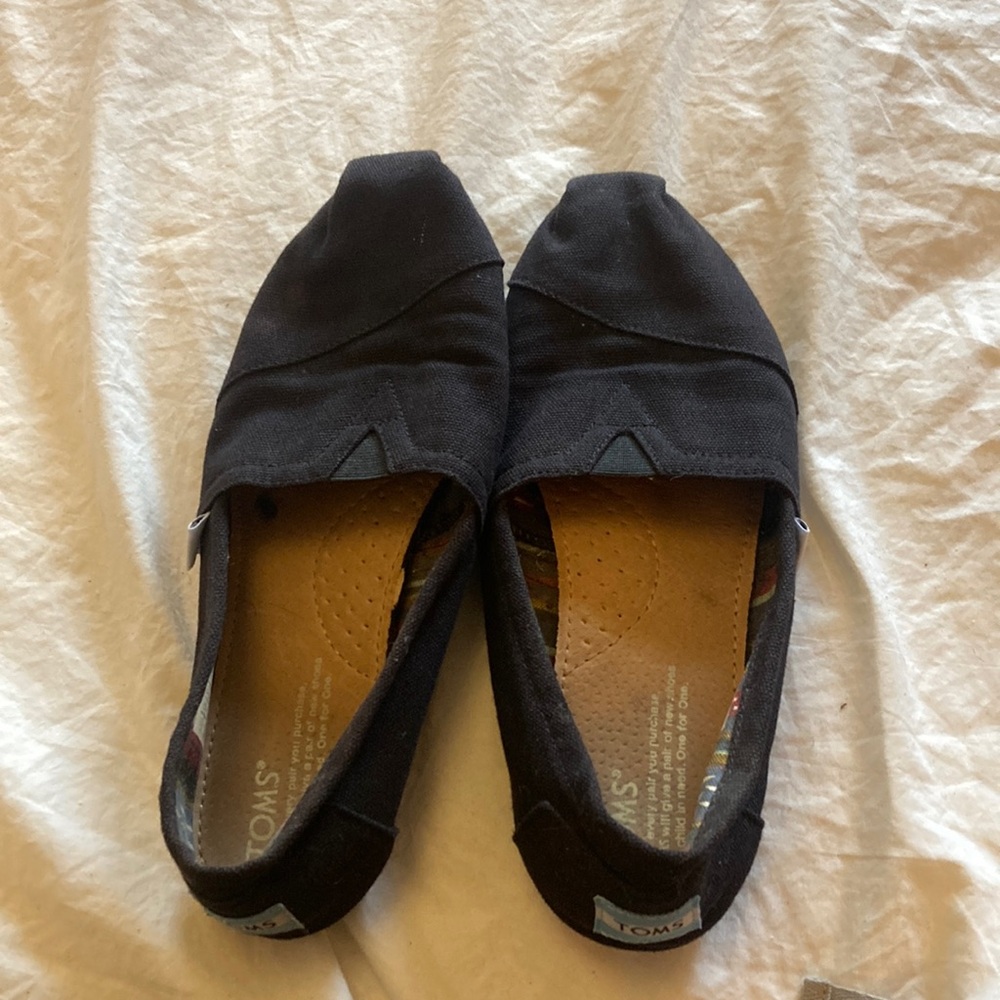 Tom’s slip ons